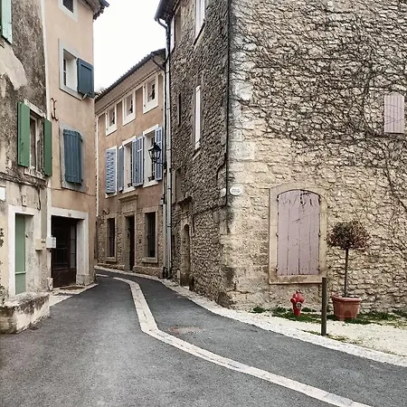 Entre Terre Et Ciel. Saignon